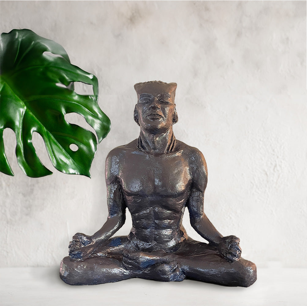 Yogademon i medistasjon, svart